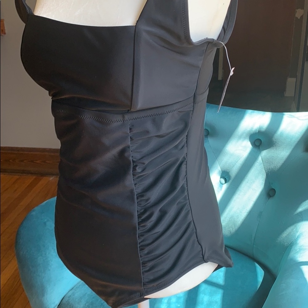 NWT•OLD NAVY•ONE PIECE SWIMSUIT - Picture 3 of 6